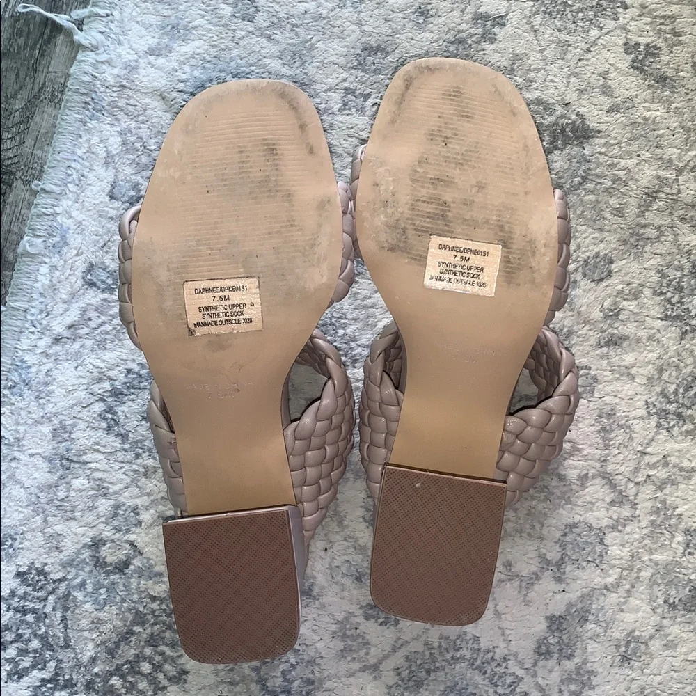 Steve Madden Heels - Women’s size 7.5 - Picture 4 of 5